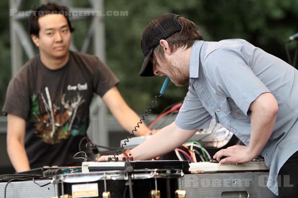 FUCK BUTTONS - 2010-06-06 - PARIS - Parc de la Villette - 